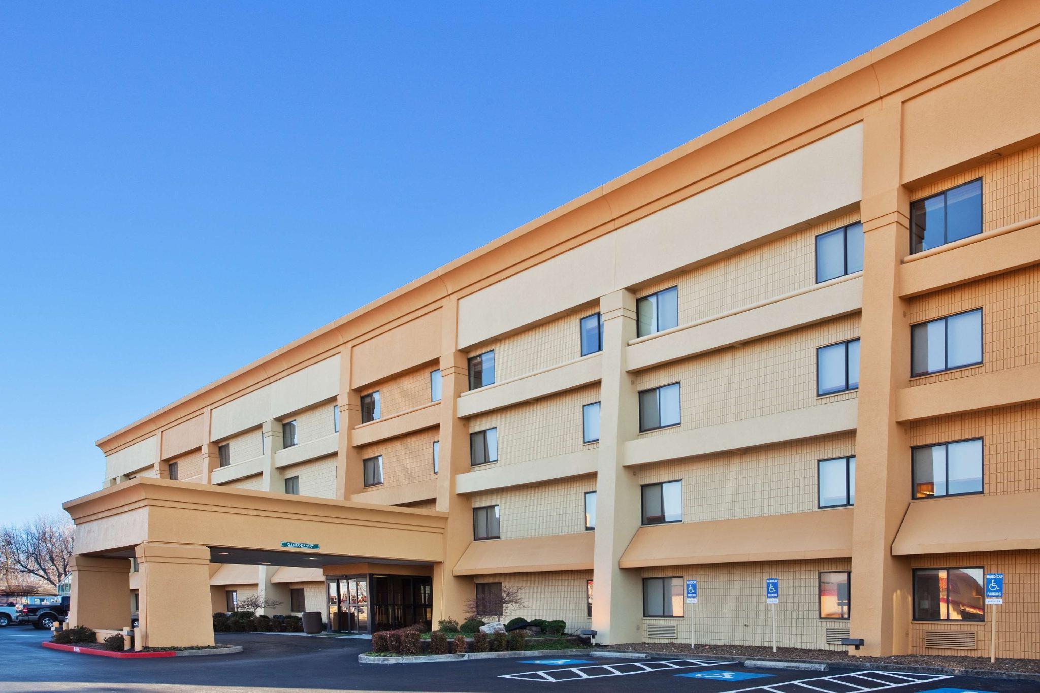 La Quinta Inn & Suites By Wyndham Springdale Exterior photo